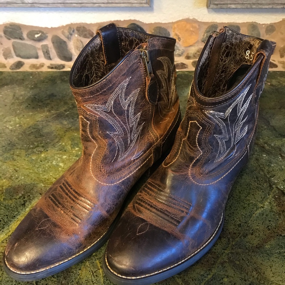Ariat 8.5 M Womens Booties